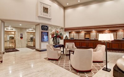 Chateau Lacombe Hotel