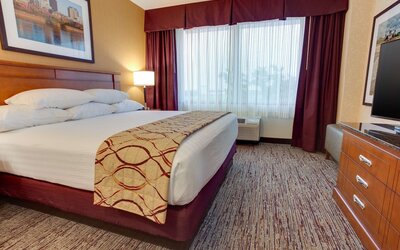Drury Inn & Suites West Des Moines