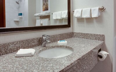 Drury Inn & Suites West Des Moines