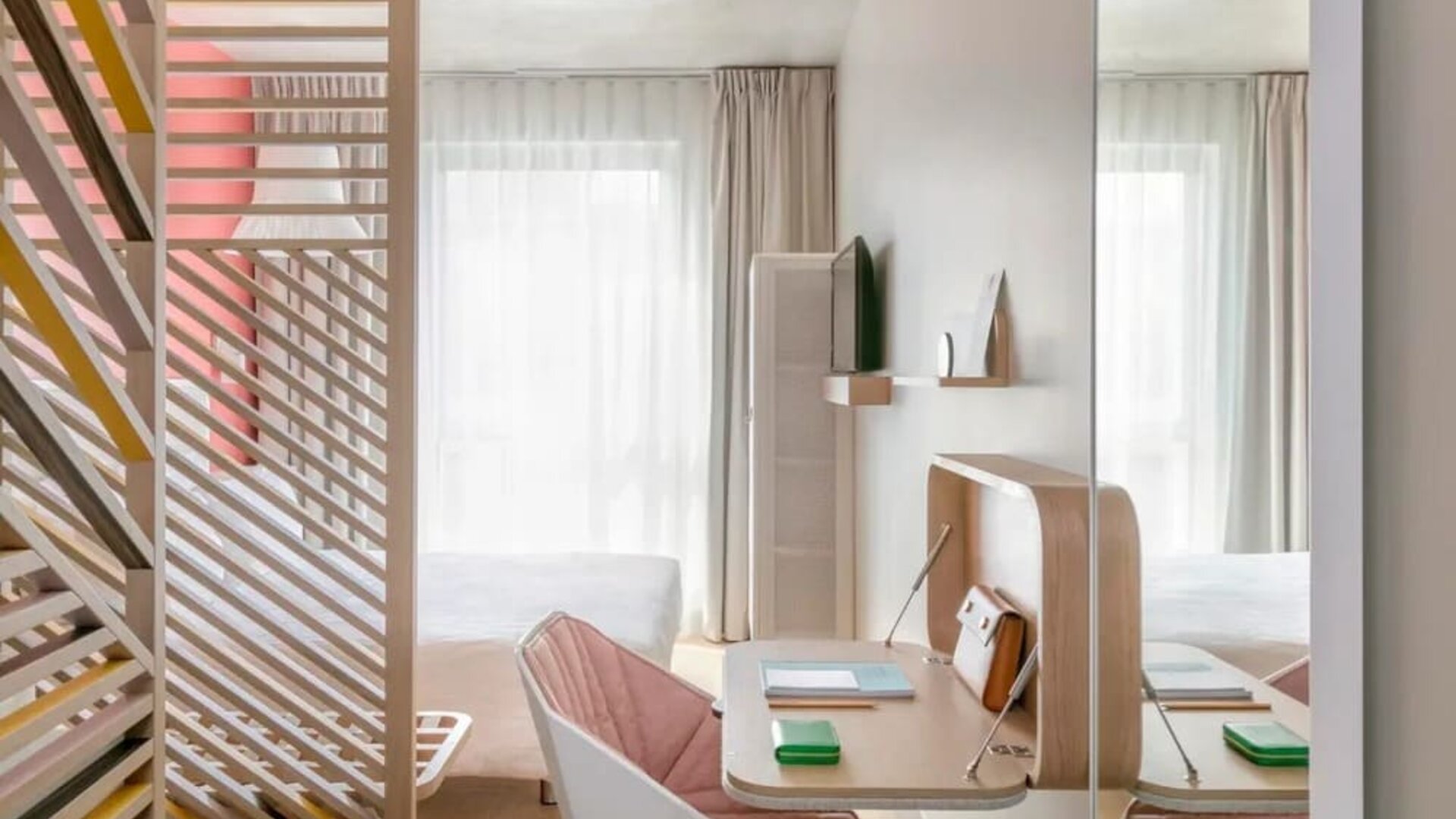 Delux king with work station at OKKO Hotels Nice Aéroport.