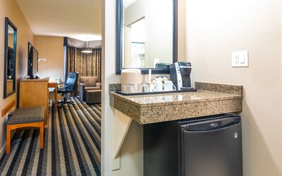 Royal Hotel West Edmonton, Trademark Collection by Wyndham