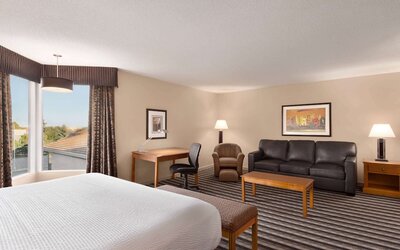 Royal Hotel West Edmonton, Trademark Collection by Wyndham