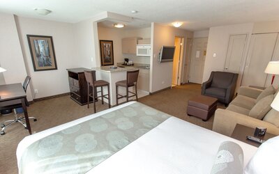 Campus Tower Suite Hotel