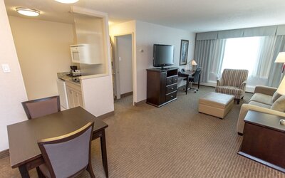 Campus Tower Suite Hotel