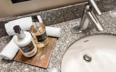 Campus Tower Suite Hotel