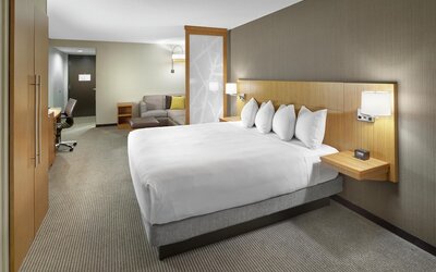 DoubleTree by Hilton Edmonton Downtown