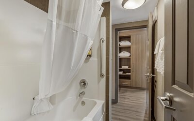 Best Western Plus West Edmonton