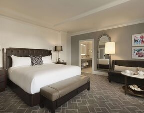Fairmont Hotel Macdonald