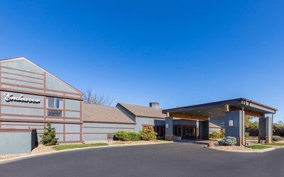 Endeavor Inn & Suites, Trademark Collection by Wyndham