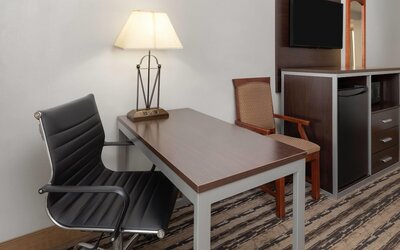 Endeavor Inn & Suites, Trademark Collection by Wyndham