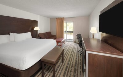 Endeavor Inn & Suites, Trademark Collection by Wyndham