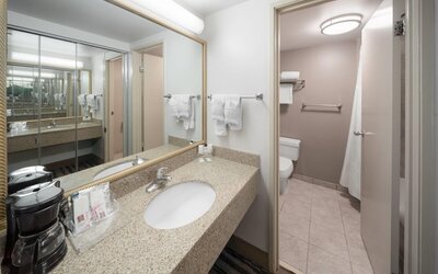 Endeavor Inn & Suites, Trademark Collection by Wyndham