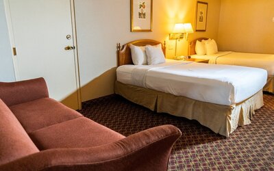 Ramada Hotel & Convention Center by Wyndham Topeka Downtown
