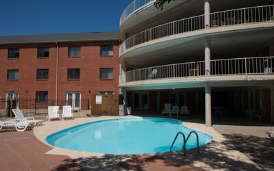 Ramada Hotel & Convention Center by Wyndham Topeka Downtown