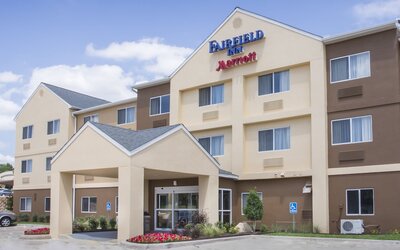 AmericInn by Wyndham Topeka