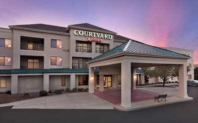Courtyard by Marriott Topeka