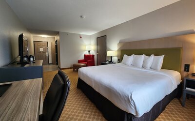 Country Inn & Suites by Radisson, Topeka West, KS
