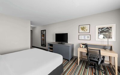 Country Inn & Suites by Radisson, Topeka West, KS