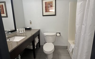 Country Inn & Suites by Radisson, Topeka West, KS