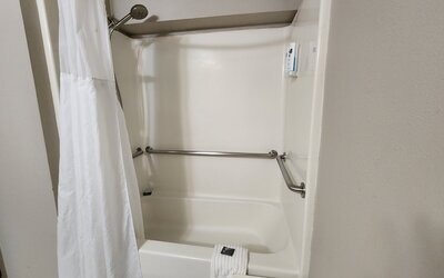 Country Inn & Suites by Radisson, Topeka West, KS