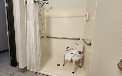 Country Inn & Suites by Radisson, Topeka West, KS