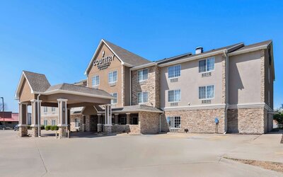 Country Inn & Suites by Radisson, Topeka West, KS