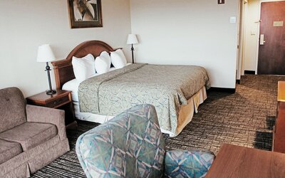 Hotel Topeka at City Center