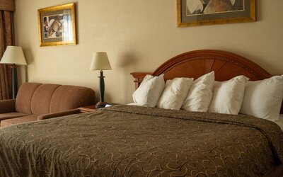 Hotel Topeka at City Center