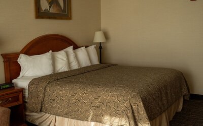 Hotel Topeka at City Center