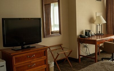 Hotel Topeka at City Center