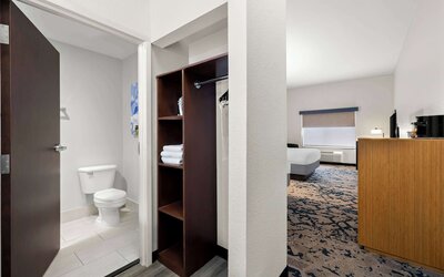 Country Inn & Suites by Radisson, LSU/Medical Corridor