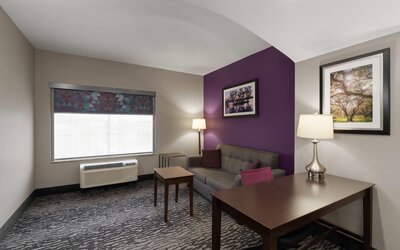 La Quinta Inn & Suites by Wyndham Baton Rouge Denham Springs