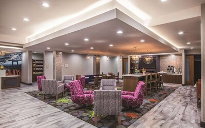 La Quinta Inn & Suites by Wyndham Baton Rouge - Port Allen