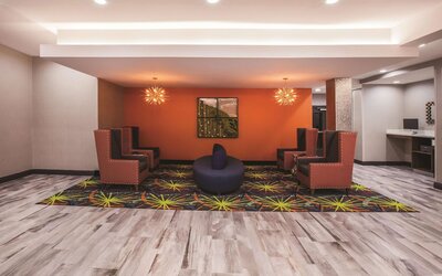 La Quinta Inn & Suites by Wyndham Baton Rouge - Port Allen