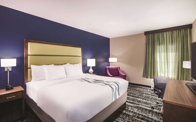 La Quinta Inn & Suites by Wyndham Baton Rouge - Port Allen