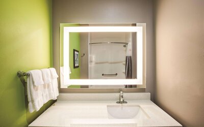 La Quinta Inn & Suites by Wyndham Baton Rouge - Port Allen