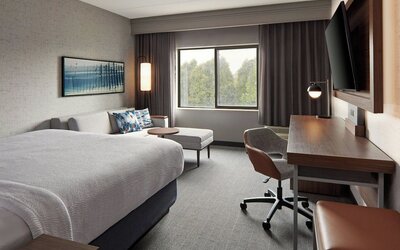 Courtyard by Marriott Hamilton