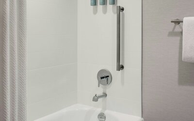 Courtyard by Marriott Hamilton