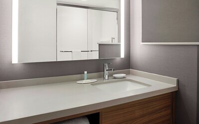 Courtyard by Marriott Hamilton