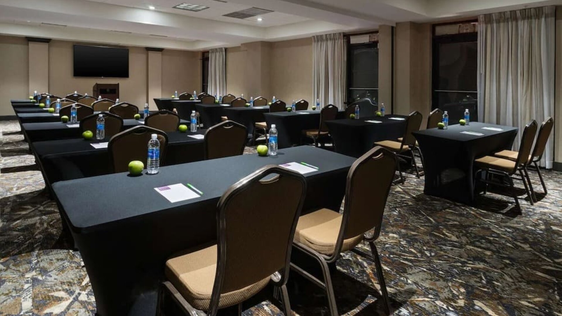Meeting room at Hyatt Place Fort Lauderdale Cruise Port.