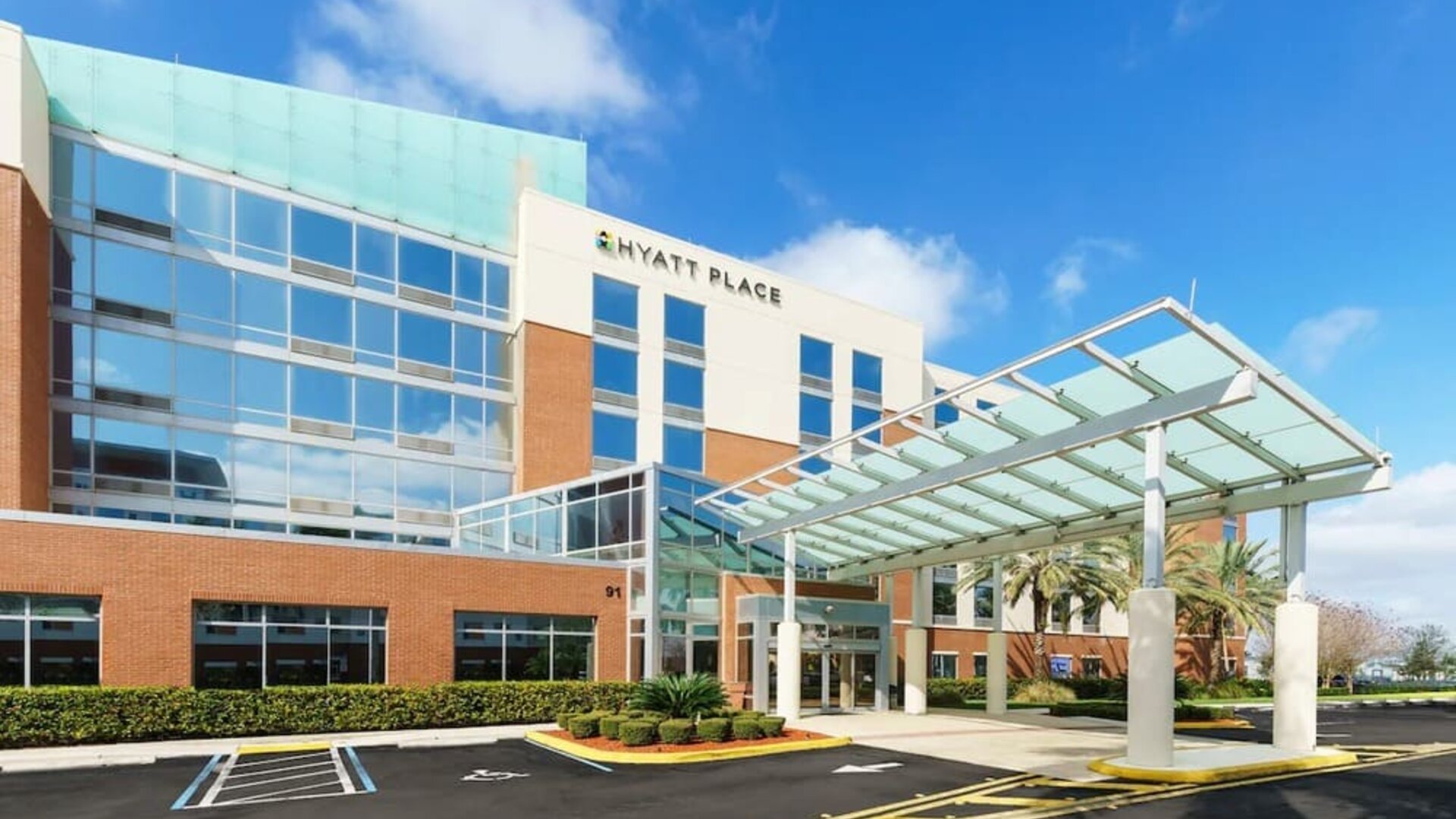 Parking area at Hyatt PLACE Fort Lauderdale Airport - South & Cruise Port.