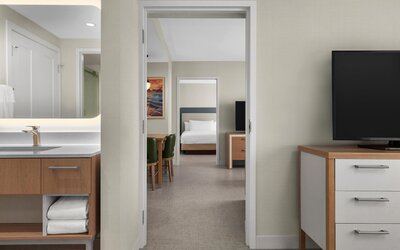 Suite, 1 Bedroom, Non Smoking (1 King Bed and Pullout Sofa Bed)