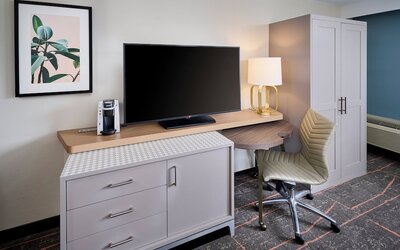 Holiday Inn Burlington Conference Centre by IHG