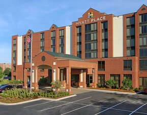 Parking area at Hyatt Place Chicago, Lombard / Oak Brook.