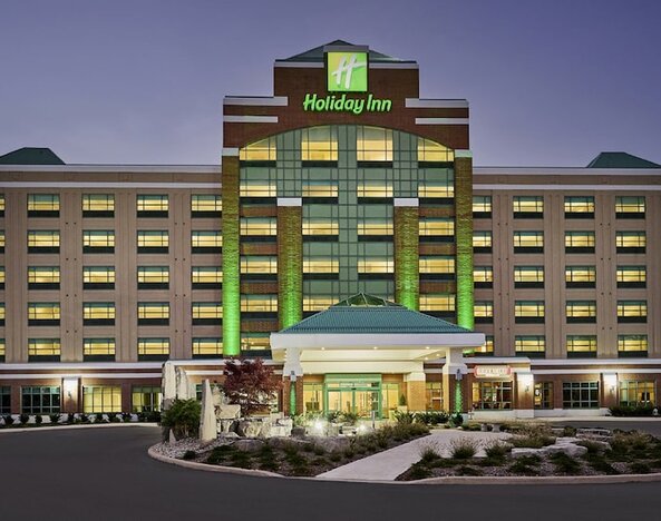 Holiday Inn Hotel & Suites Oakville @ Bronte by IHG