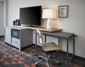 Holiday Inn Hotel & Suites Oakville @ Bronte by IHG