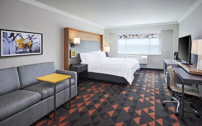 Holiday Inn Hotel & Suites Oakville @ Bronte by IHG