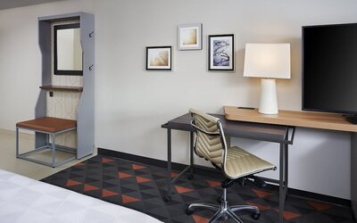 Holiday Inn Hotel & Suites Oakville @ Bronte by IHG