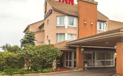 Monte Carlo Inn Oakville Suites