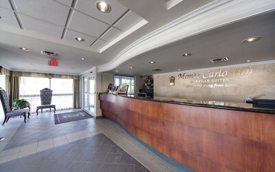 Monte Carlo Inn Oakville Suites